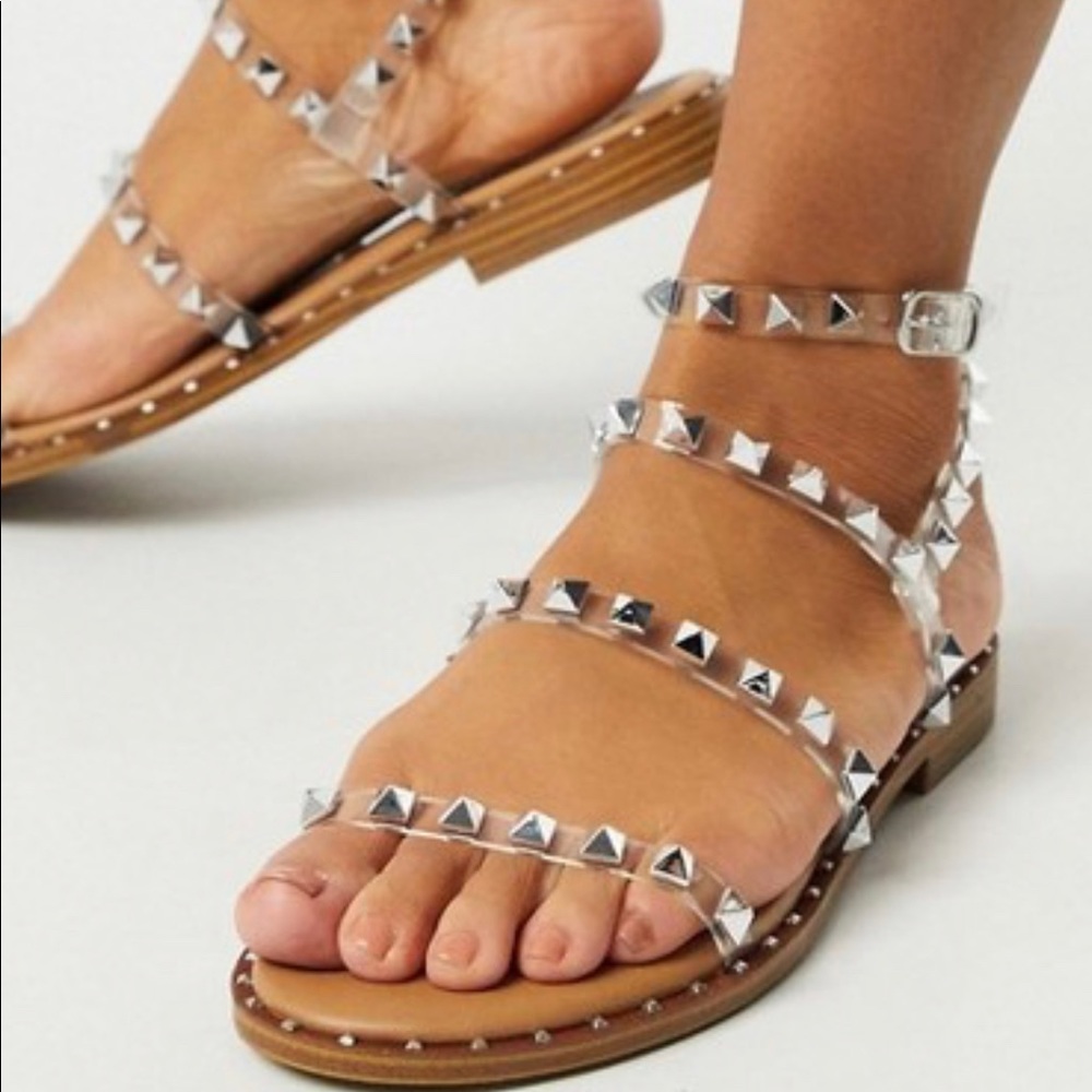 Pyramid studs at - Picture 7 of 7
